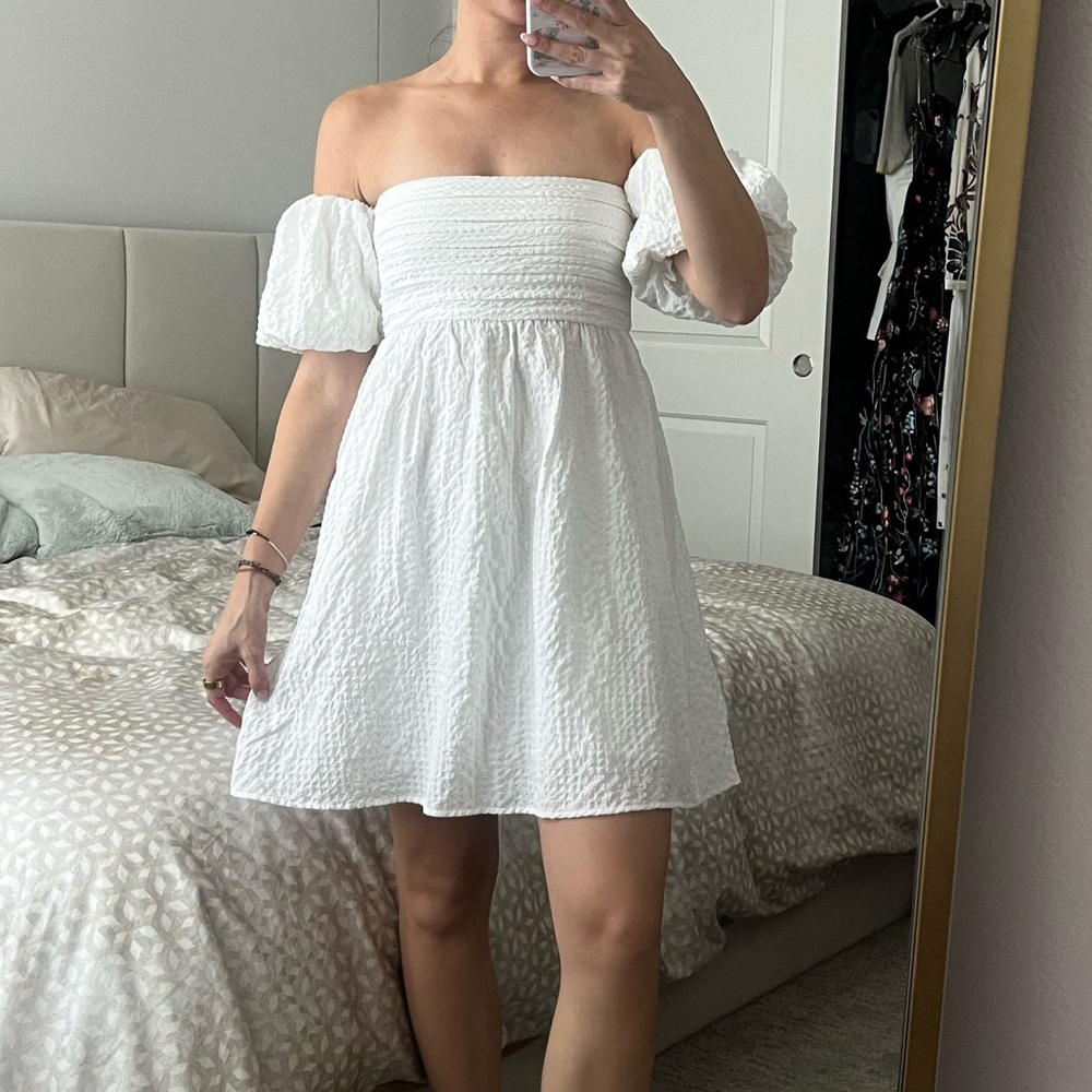Abercrombie & Fitch White Off-Shoulder Mini Dress